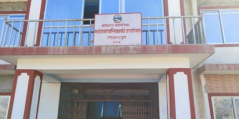 बाँफिकोटमा करार शिक्षकको म्याद नथपिने