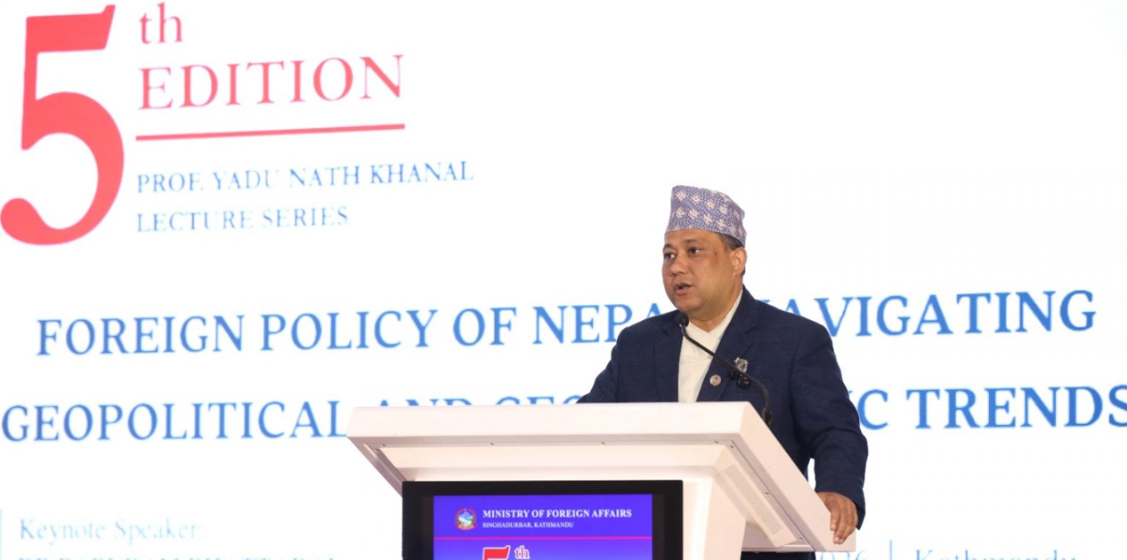 आर्थिक रूपान्तरणमा टेवा पुग्ने गरी विकास कूटनीतिलाई प्राथमिकता : परराष्ट्र मन्त्री खनाल