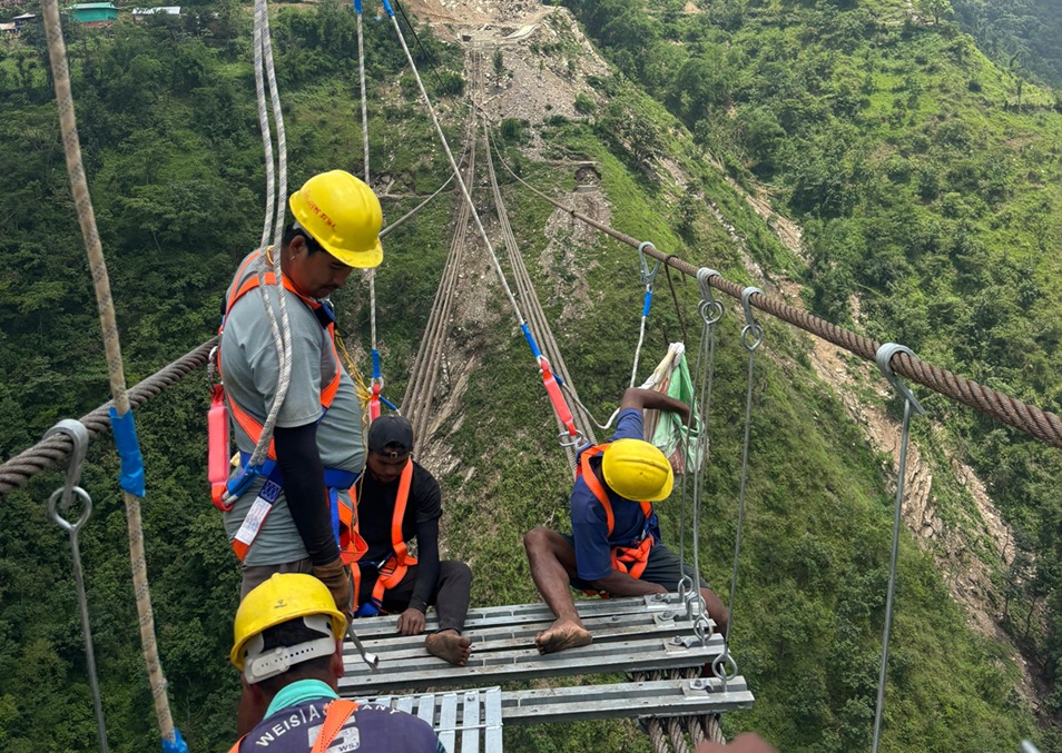 शितखोला झोलुङ्गे पुल निर्माण अन्तिम चरणमा, स्थानीय उत्साहित