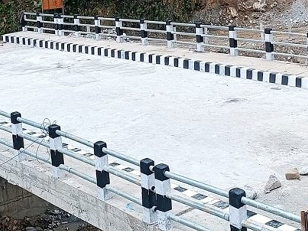 धनगढी-दीपायल द्रुतमार्ग: दुई पक्की पुल निर्माण