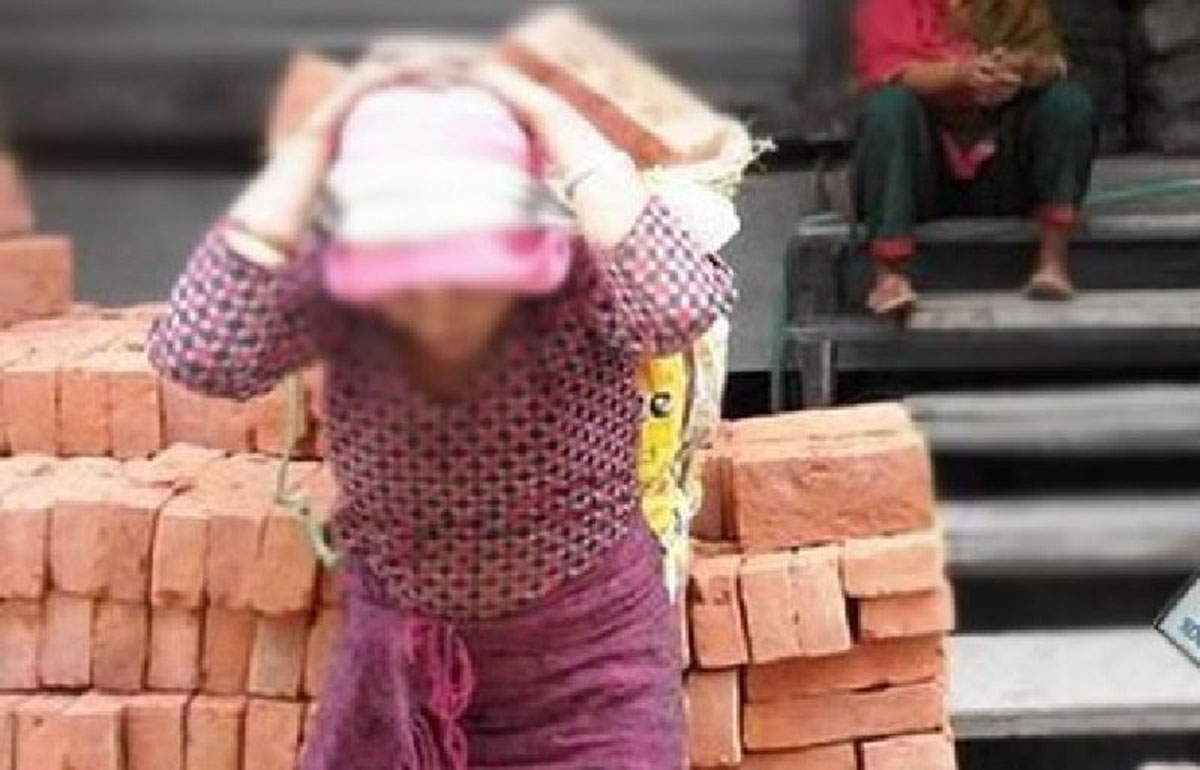 अन्त्य होस् श्रमिक महिलामाथिको विभेद