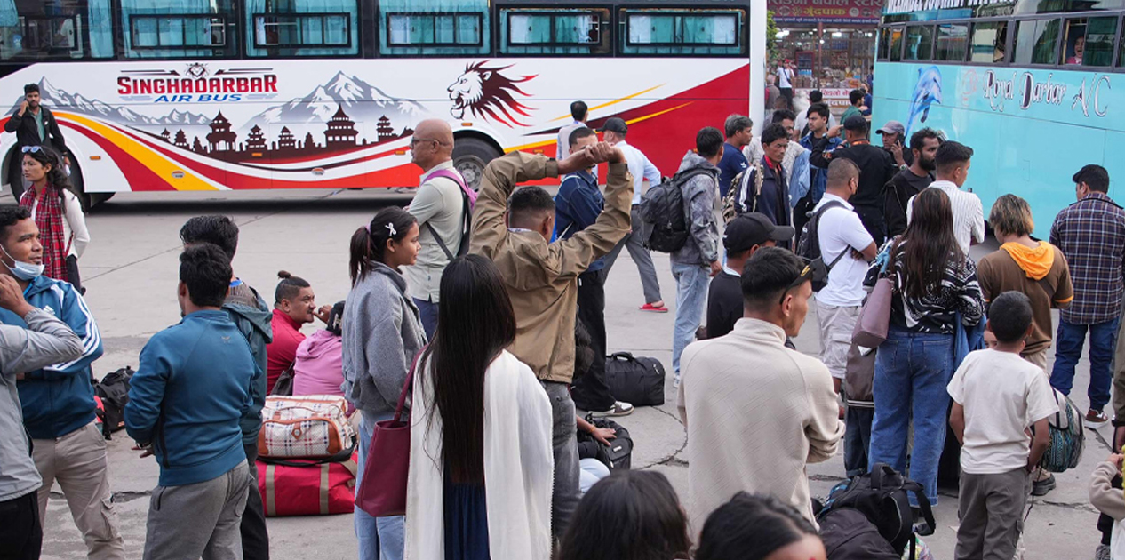 नयाँ बसपार्कबाट गाउँ फर्किने यात्रुको चाप उच्च 