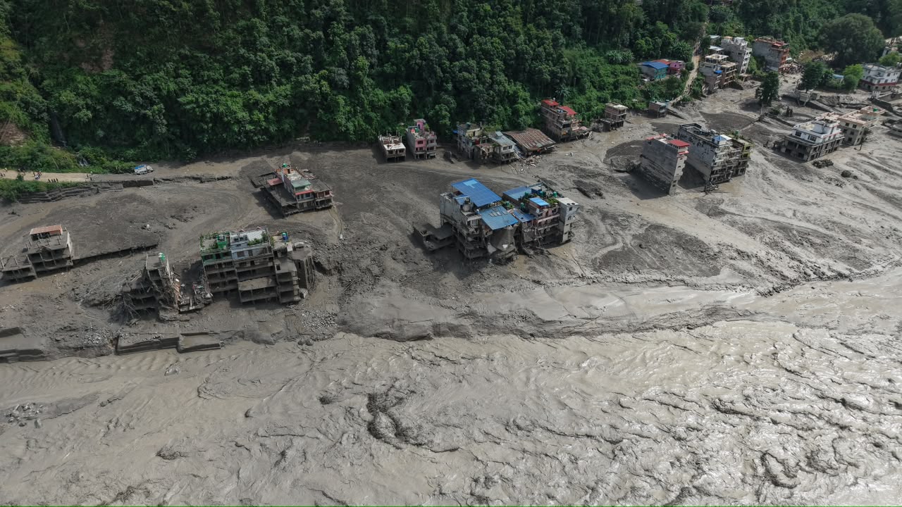 भोटेकोशी बाढी प्रभावित प्रहरी कर्मचारीहरूका परिवारलाई विशेष राहत योजना