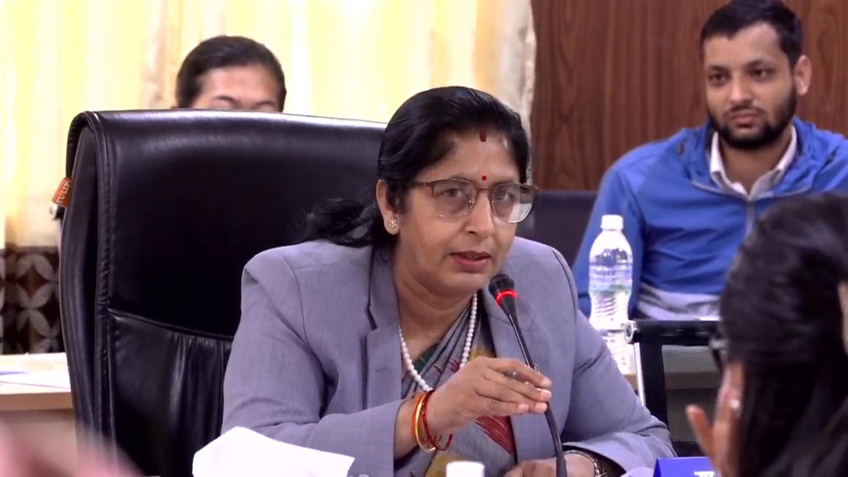 प्रत्येक प्रदेशमा कम्तीमा एउटा नमुना कारागार निर्माण गर्न सरकारलाई संसदीय समितिको निर्देशन