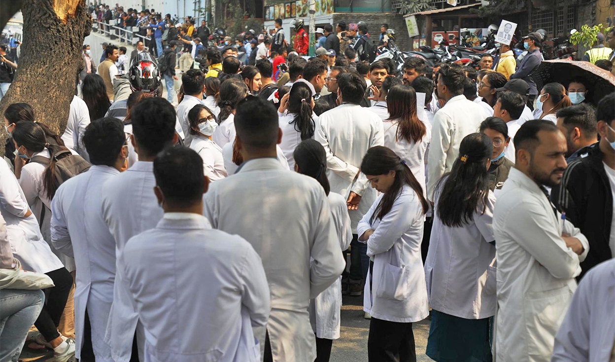 उपभोक्ता अदालतविरुद्ध डाक्टरहरू संघर्षमा
