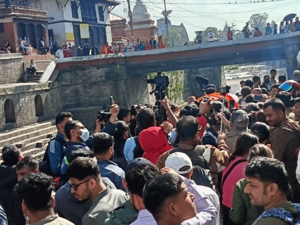 गायिका नितु पौडेलको पशुपति आर्यघाटमा अन्त्येष्टि
