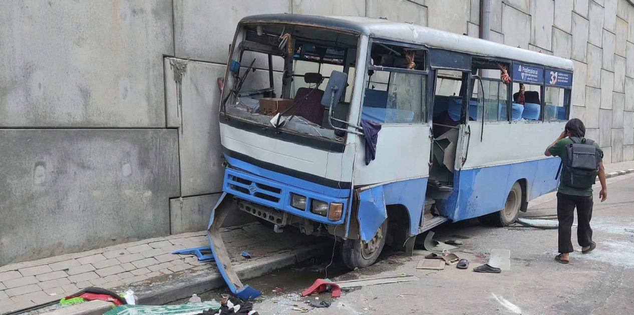 ग्वार्कोमा बस दुर्घटना: १ जनाको मृत्यु, १० घाइते