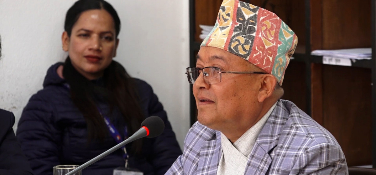 ‘संविधानका धारा होइन, आफ्नो पारा फेर्नुस्’
