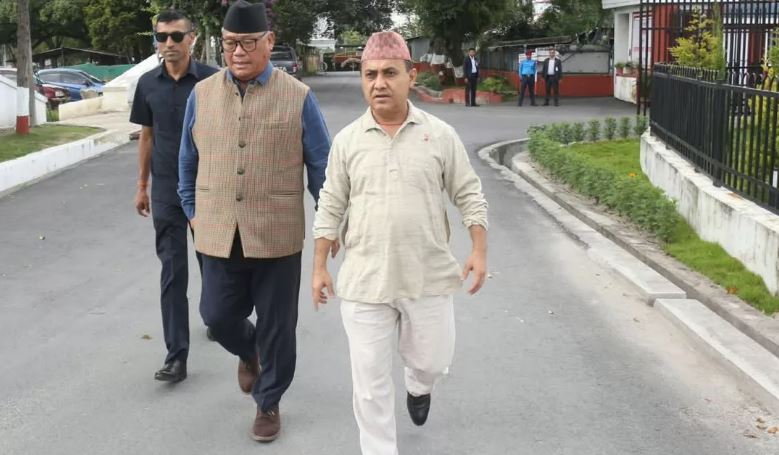 प्रधानमन्त्री शाह र कांग्रेस नेताहरूबीच भेटवार्ता