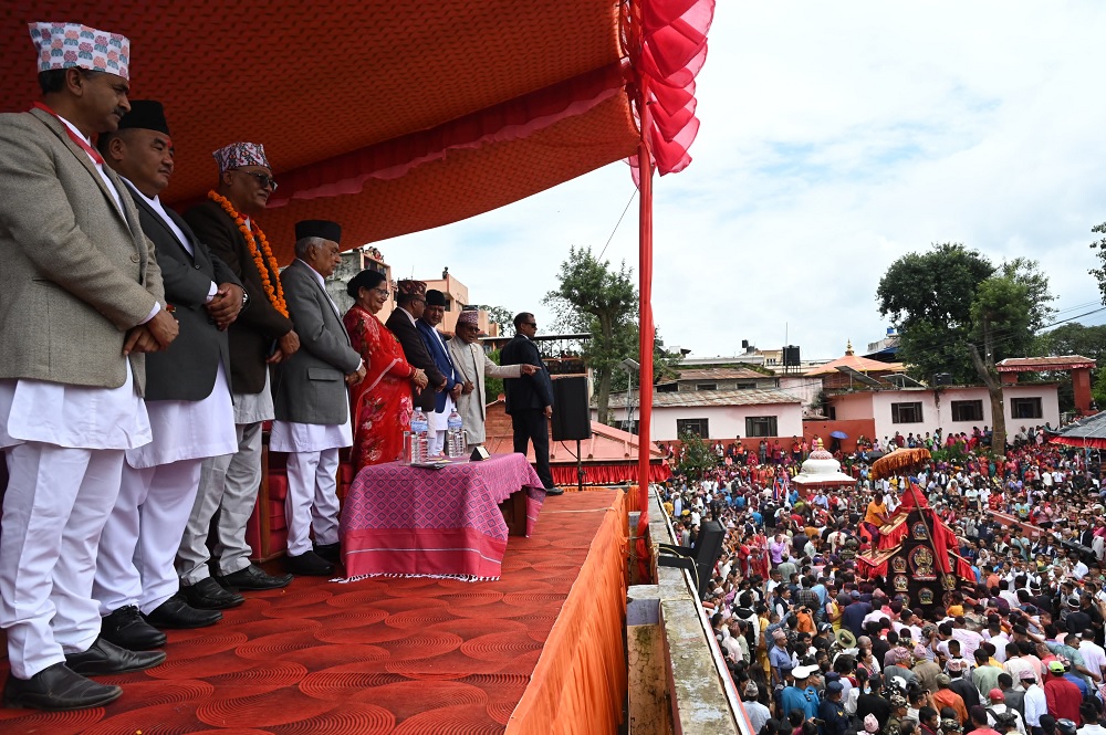 राष्ट्रपति पौडेलद्वारा भगवती रथजात्राको अवलोकन