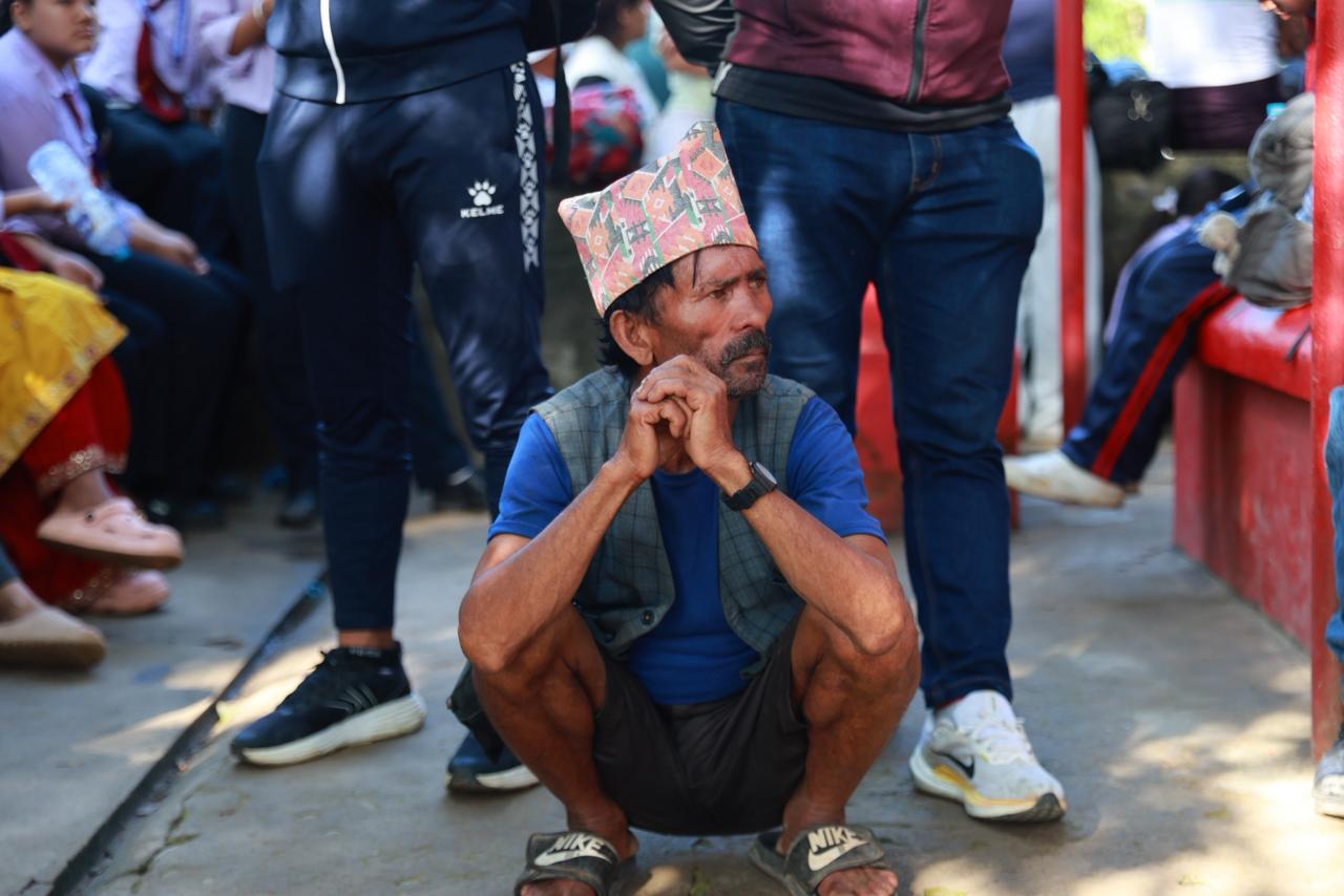 आँखामा आशा, मनमा चिन्ता