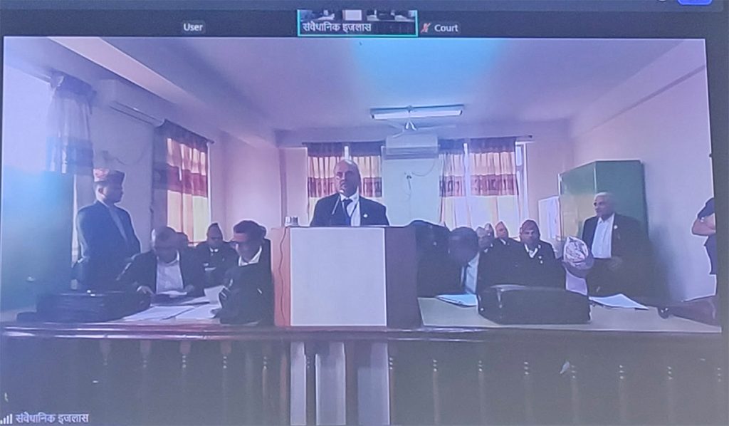 वैधताको कसीमा सरकार, प्रतिनिधि सभा विघटनविरुद्ध वकिलले देखाए– संविधान