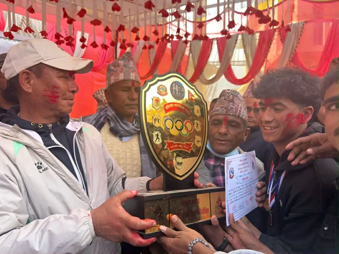 सिद्धार्थ माध्यमिक विद्यालयलाई उपाधि