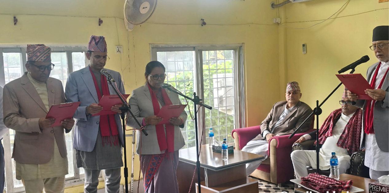 सुदूरपश्चिममा एमालेका तीन मन्त्री र एक राज्यमन्त्रीले लिए शपथ