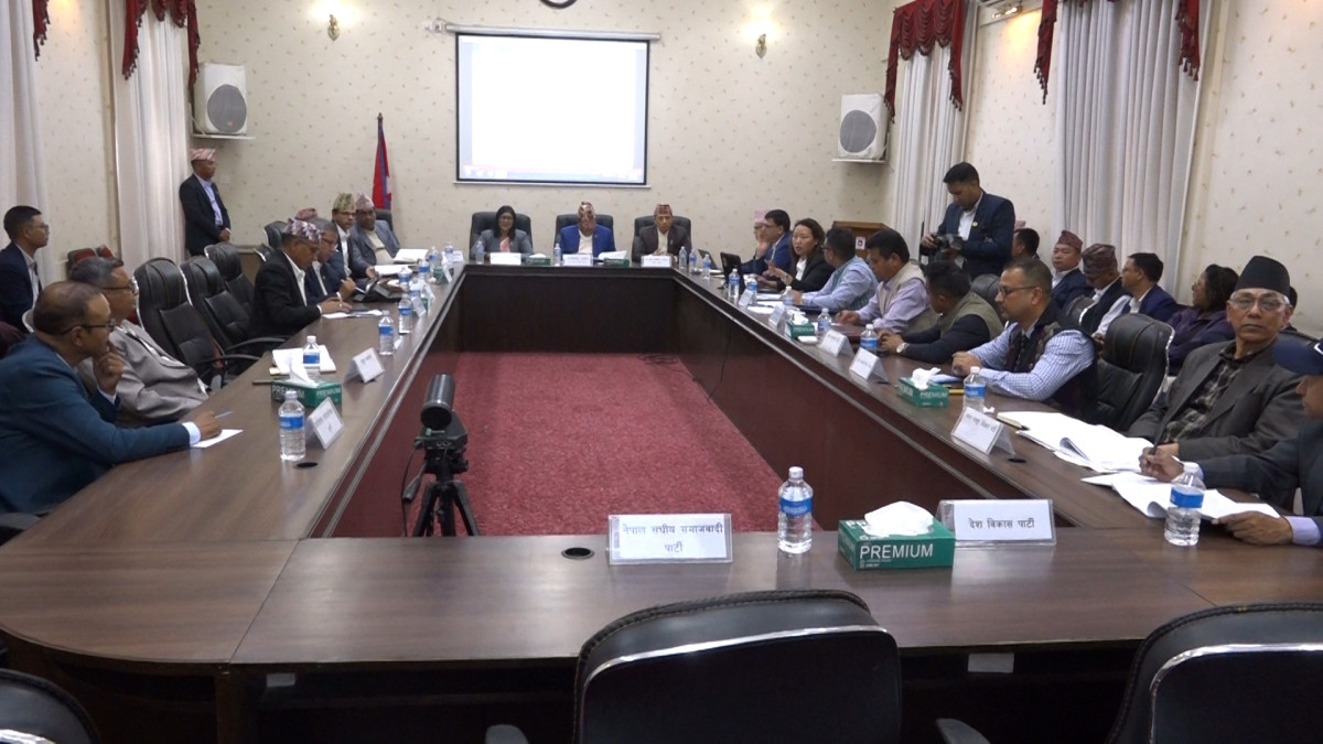निर्वाचन आयोगद्वारा राजनीतिक दलहरूसँग छलफल, निर्वाचन कानुन परिमार्जन मुख्य एजेन्डा