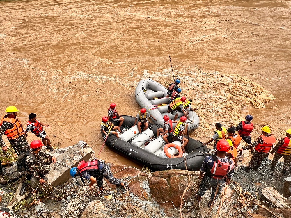 त्रिशूली नदीमा बेपत्ता बस र यात्रुको खोजी गर्न चीनसँग पनि सहयोग माग्दै सरकार