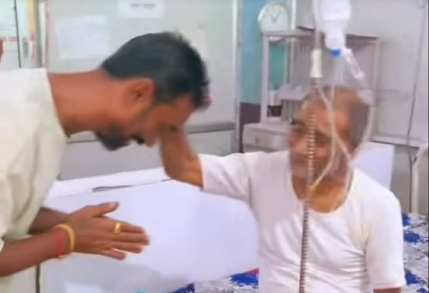 जेनजी आन्दोलनको एक वर्ष पूरा : गौर प्रादेशिक अस्पतालमा बिरामीका कुरुवालाई फलफूल र नगद सहयोग