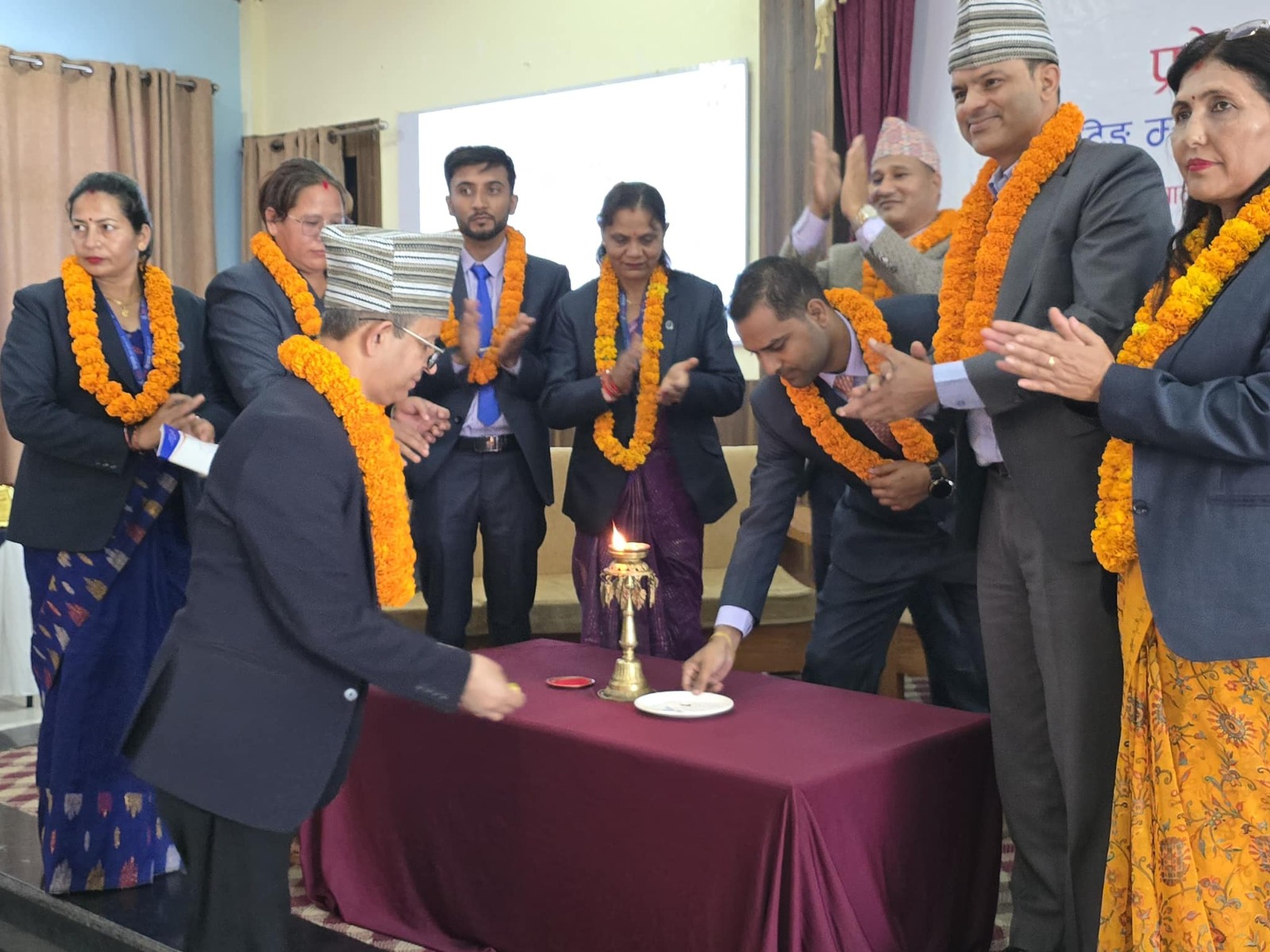 सन नेपाल लाइफले गर्‍यो मार्केटिङ म्यानेजरलाई सम्मान