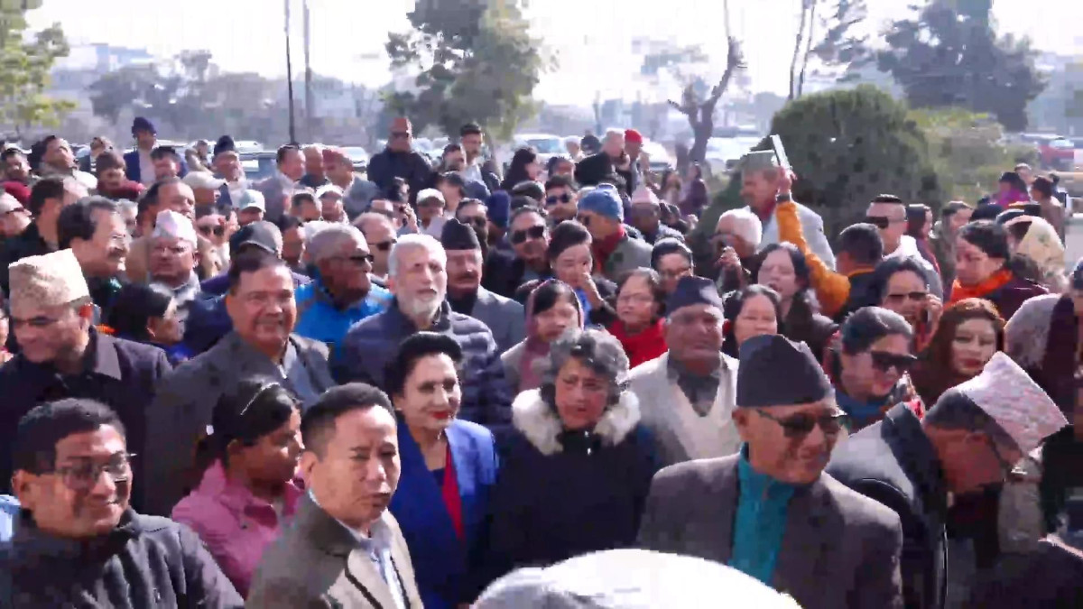 नेपाली कांग्रेसको आधिकारिकता विवादः नियमित महाधिवेशन पक्षधर नेताहरू निर्वाचन आयोगमा