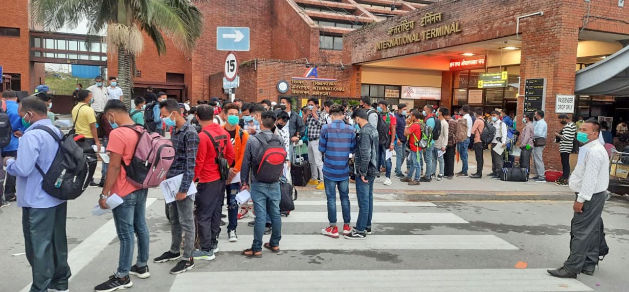 जसपा नेपालको राष्ट्रिय महाधिवेशन मञ्च हावाहुरीले भत्कायो