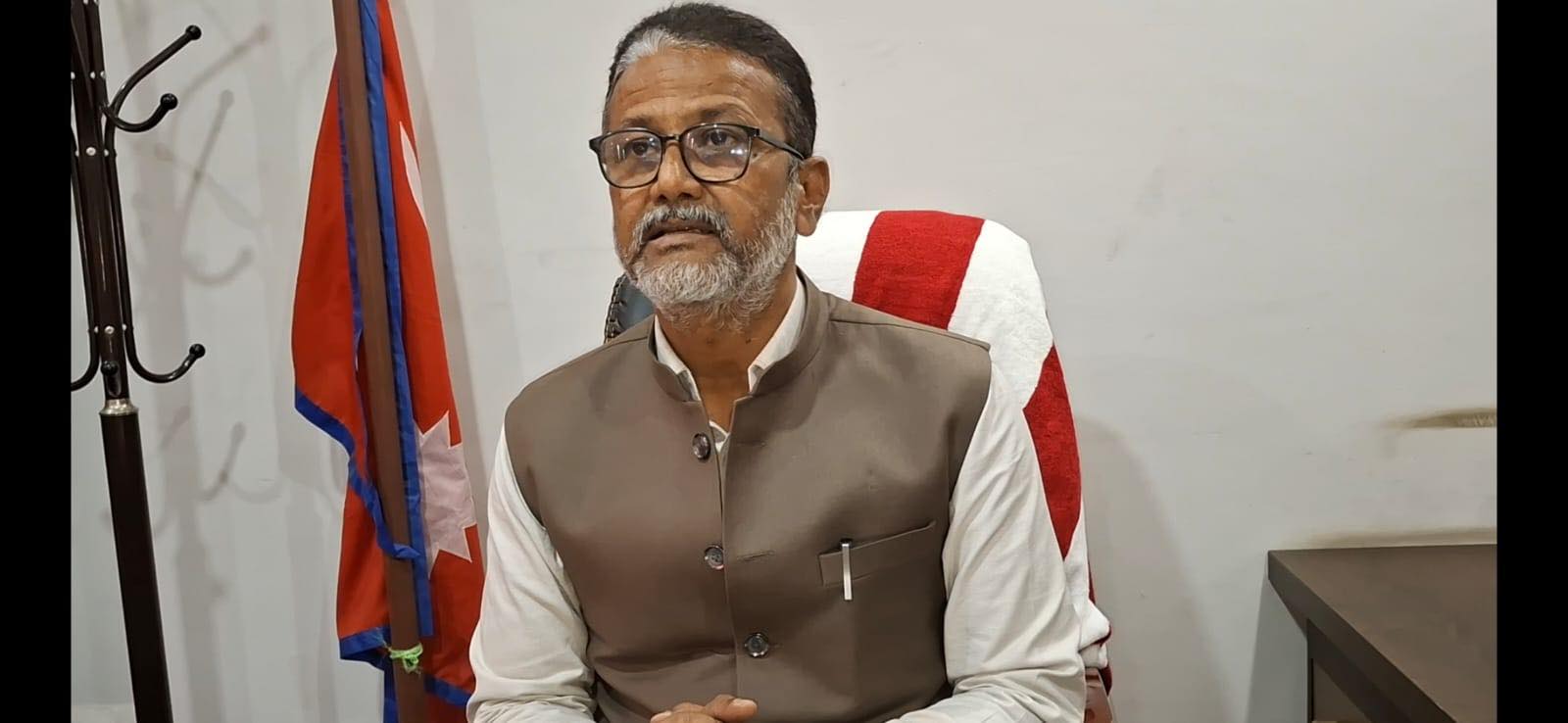 सब–इन्जिनियर यादवका परिवारलाई मन्त्री गुप्ताको सहयोग घोषणा