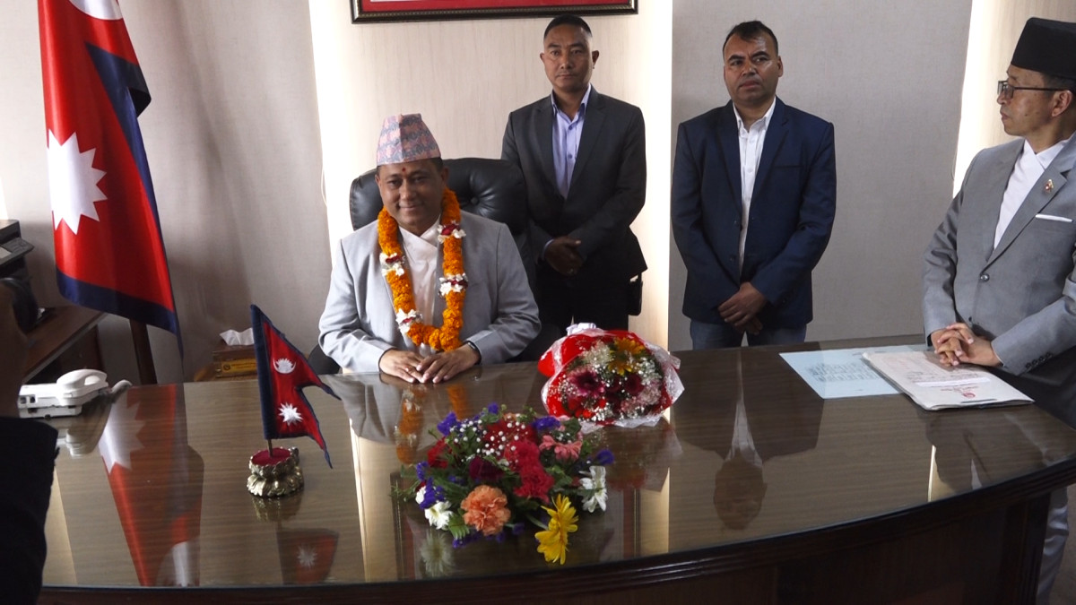 नवनियुक्त परराष्ट्रमन्त्री खनालले गरे पदभार ग्रहण