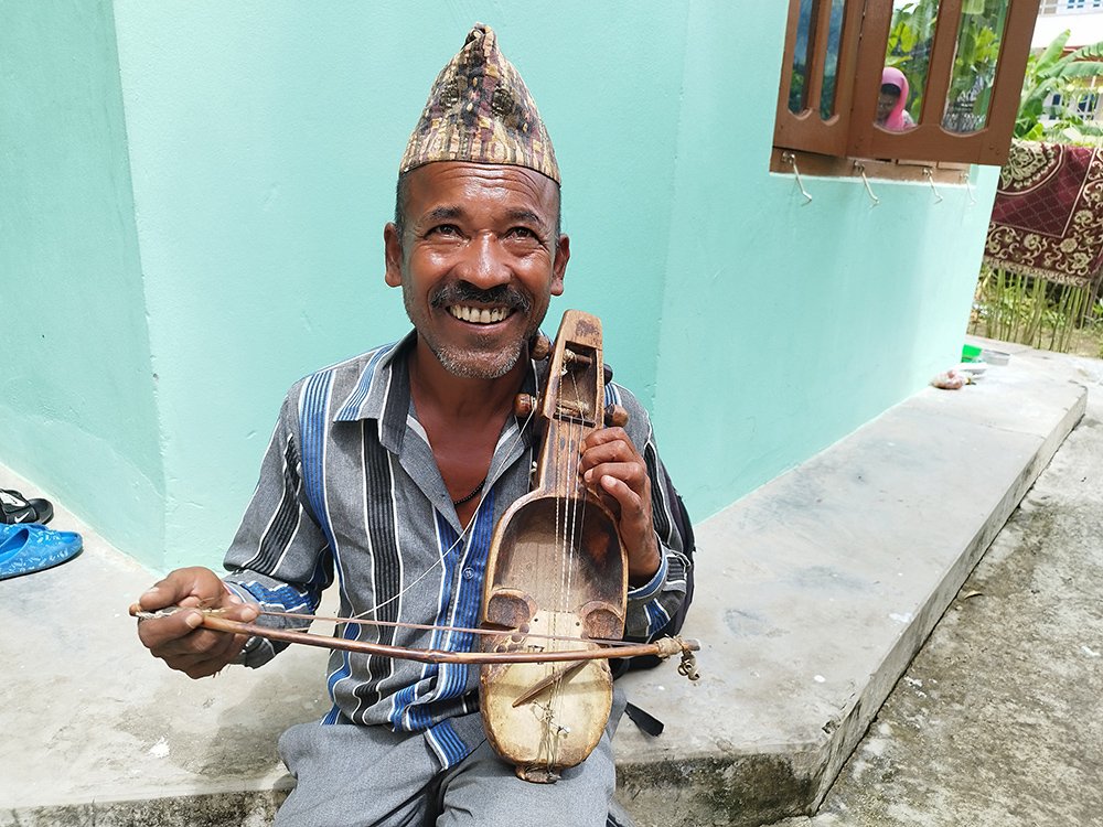 चालीस वर्षदेखि सारंगी रेट्दै लालबहादुर