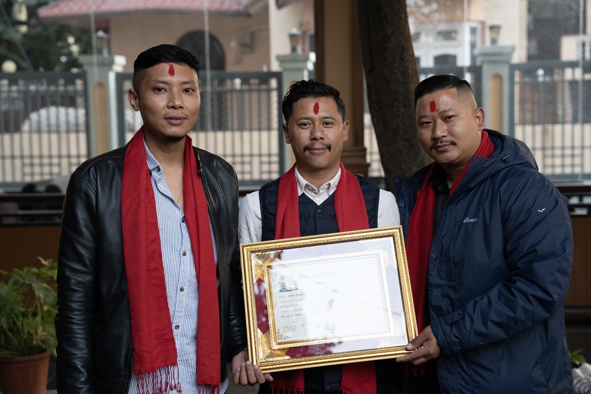 वैभव उद्यमी सम्मानबाट भकारी विजनेस हाउस र पोलिटेक रिसाइकल सम्मानित