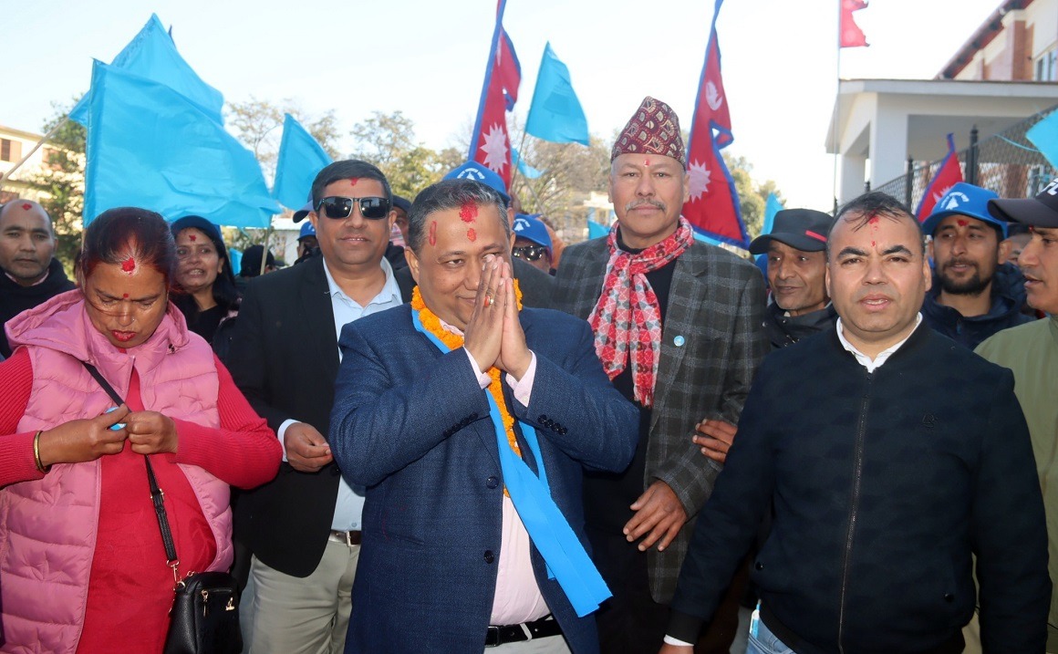 काठमाडौं-६ बाट शिशिर खनालको उम्मेदवारी दर्ता