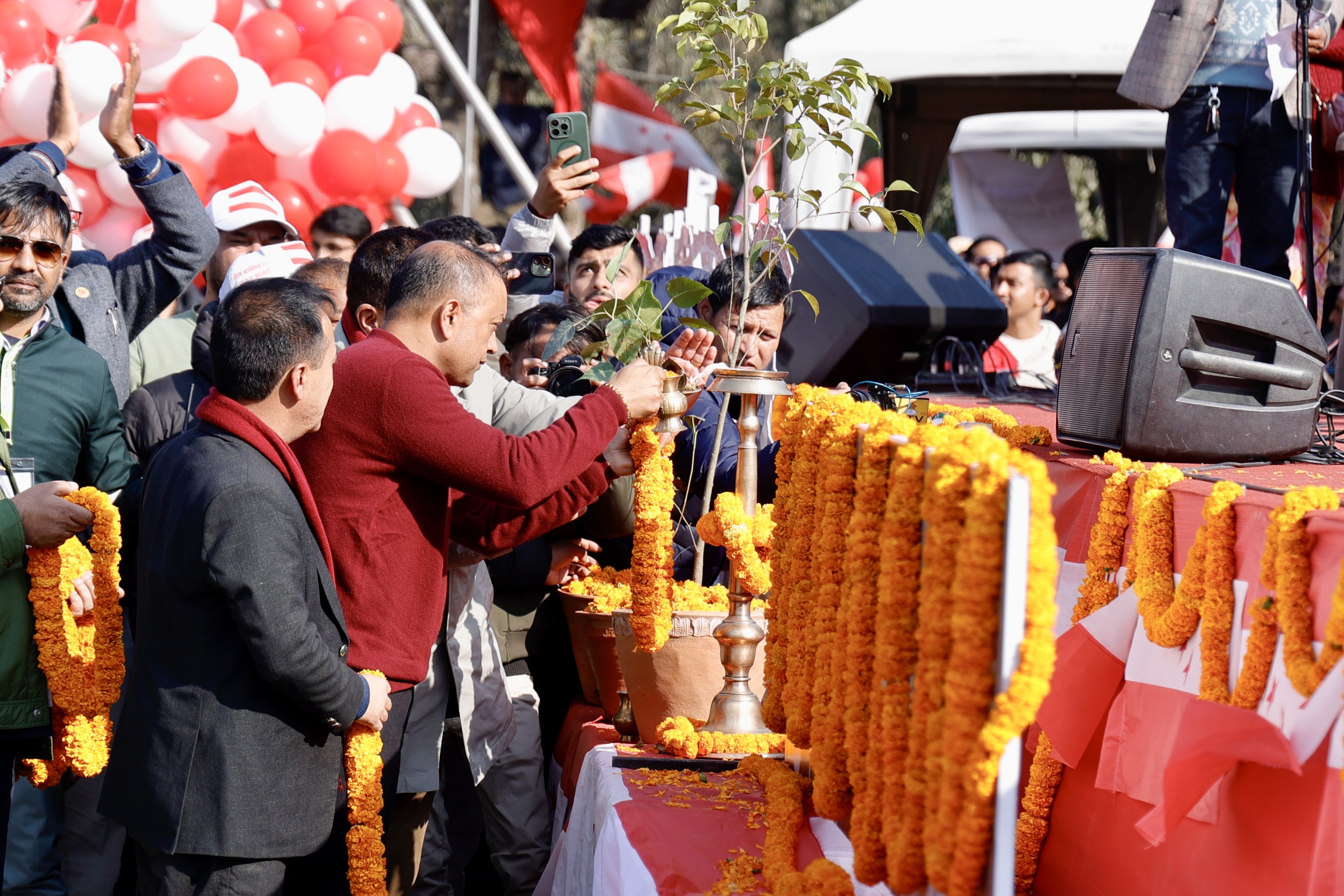 संस्थापनको अनुपस्थितिमा विशेष महाधिवेशन सुरु 