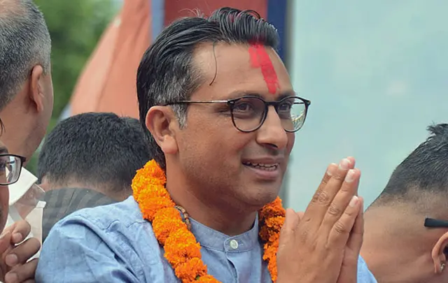 डा. स्वर्णिम वाग्ले विजयी