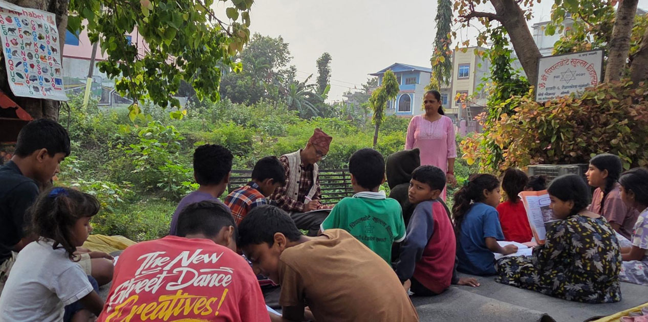खुला आकाशमुनिको ‘ट्युसन’ कक्षा !