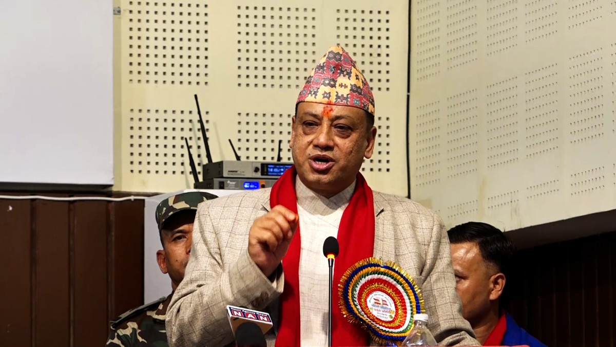 फोटो टाँस्न मात्रै मुख्यमन्त्री भएको होइन : मुख्यमन्त्री बाँनिया