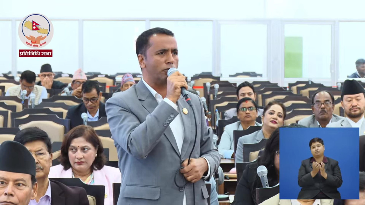 नेकपा प्रमुख सचेतक दुलालको प्रश्न- के खाएपछि सरकारलाई मध्यरातमा जोश आउँछ ?