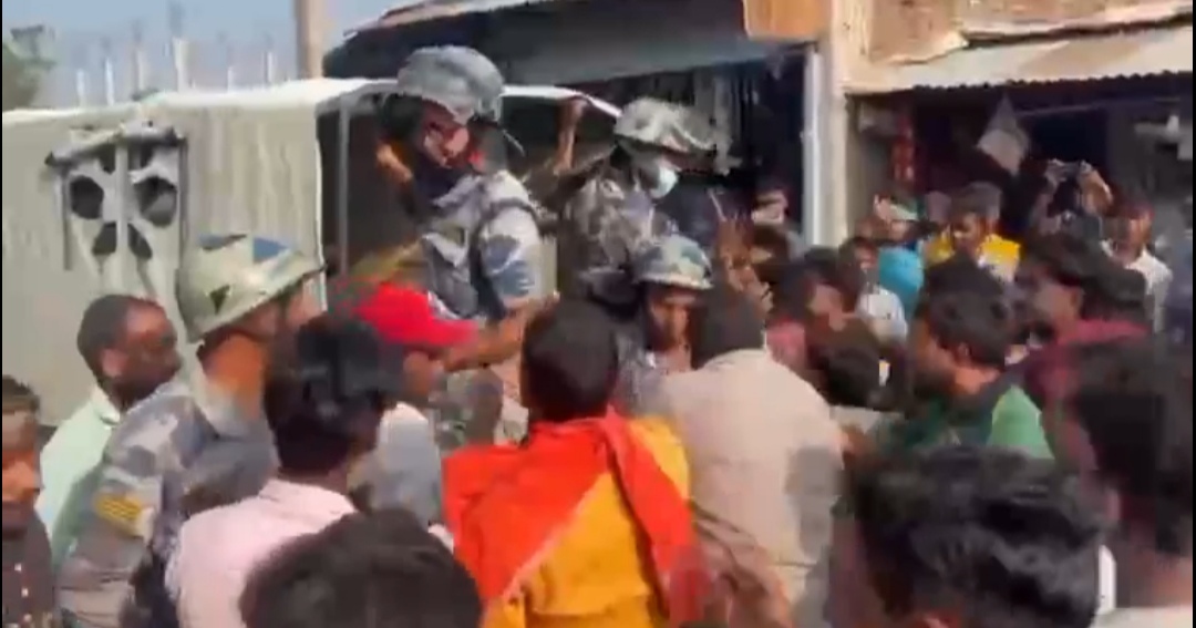 कपिलवस्तुमा मलखाद अभाव: भारतबाट ल्याएको मल सशस्त्रले नियन्त्रणमा लिँदा किसान आक्रोशित