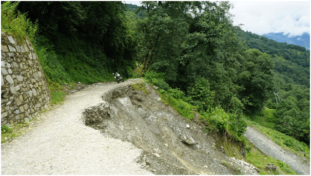 घोडेपानी सडक अवरुद्ध, पर्यटक र स्थानीयलाई सास्ती