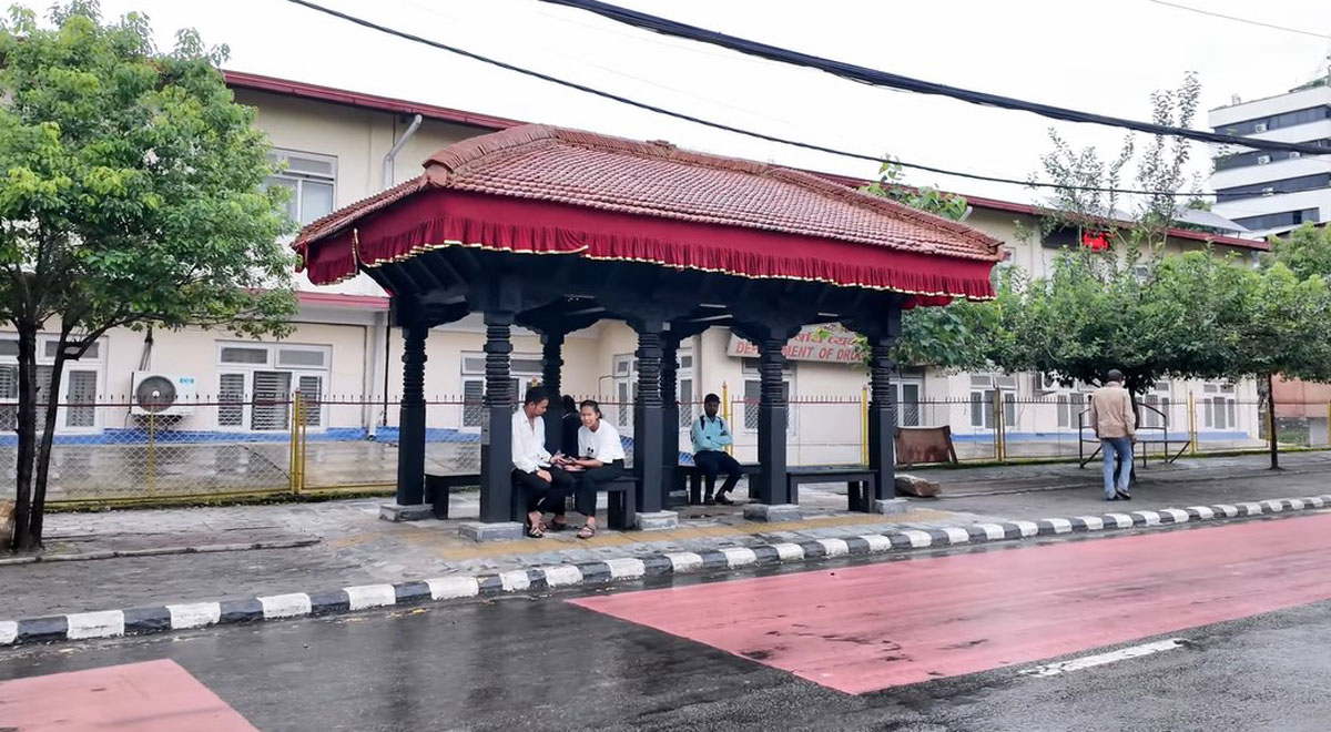 बालेन-सुनिताको देखिने काम : चोकचोकमा फल्चा