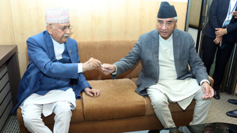 जसपा नेपालको राष्ट्रिय महाधिवेशन मञ्च हावाहुरीले भत्कायो