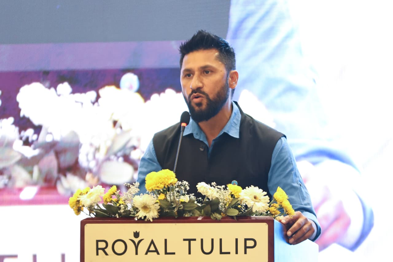 पुराना नेतालाई धन्यवाद दिँदै रविले भने, ‘इतिहास तपाईंले लेख्नुभयो, भविष्य हामी बनाउँछौं’ 