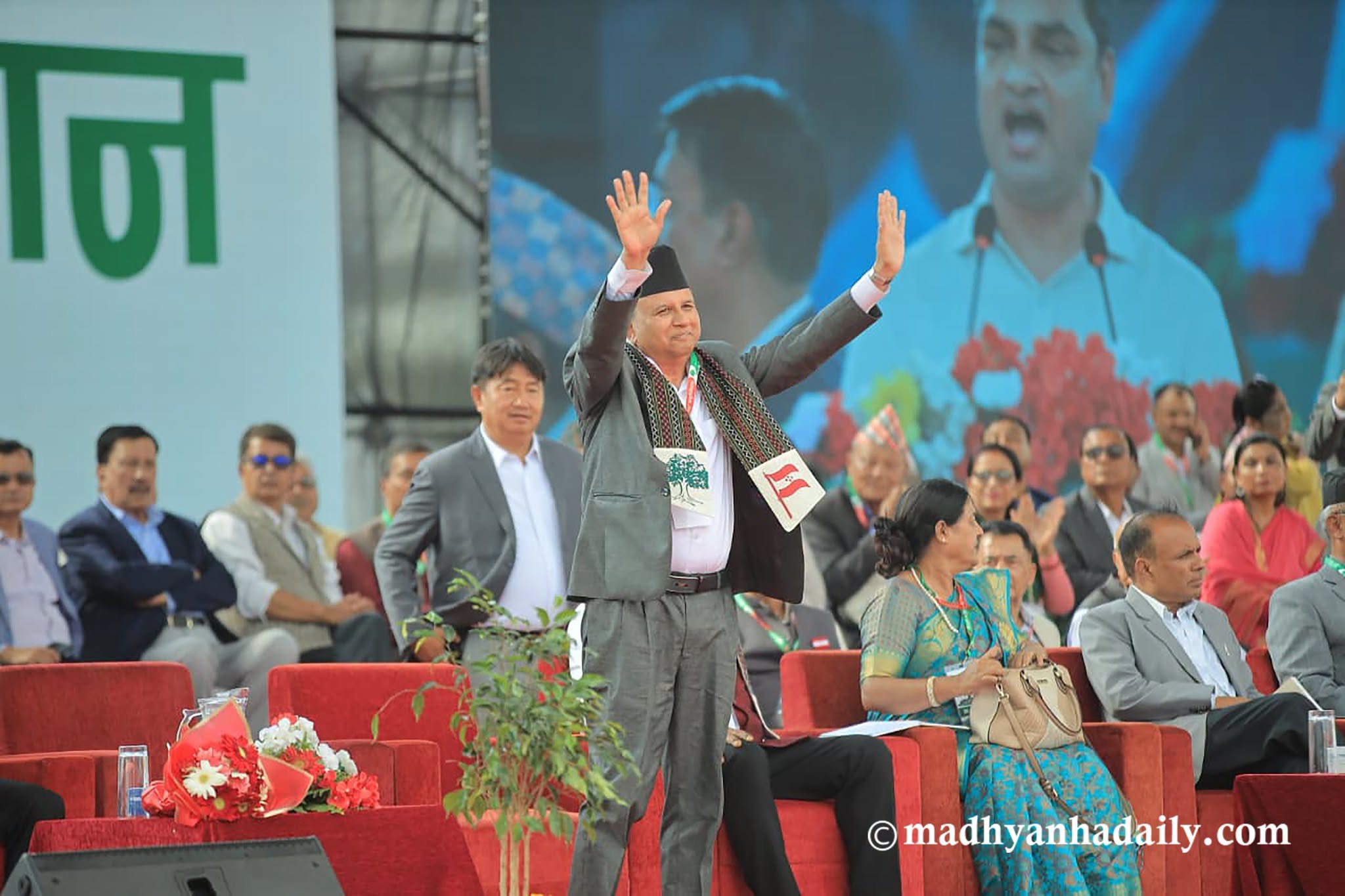 शंकर पोखरेलले गरे गगन थापाको प्रशंसा
