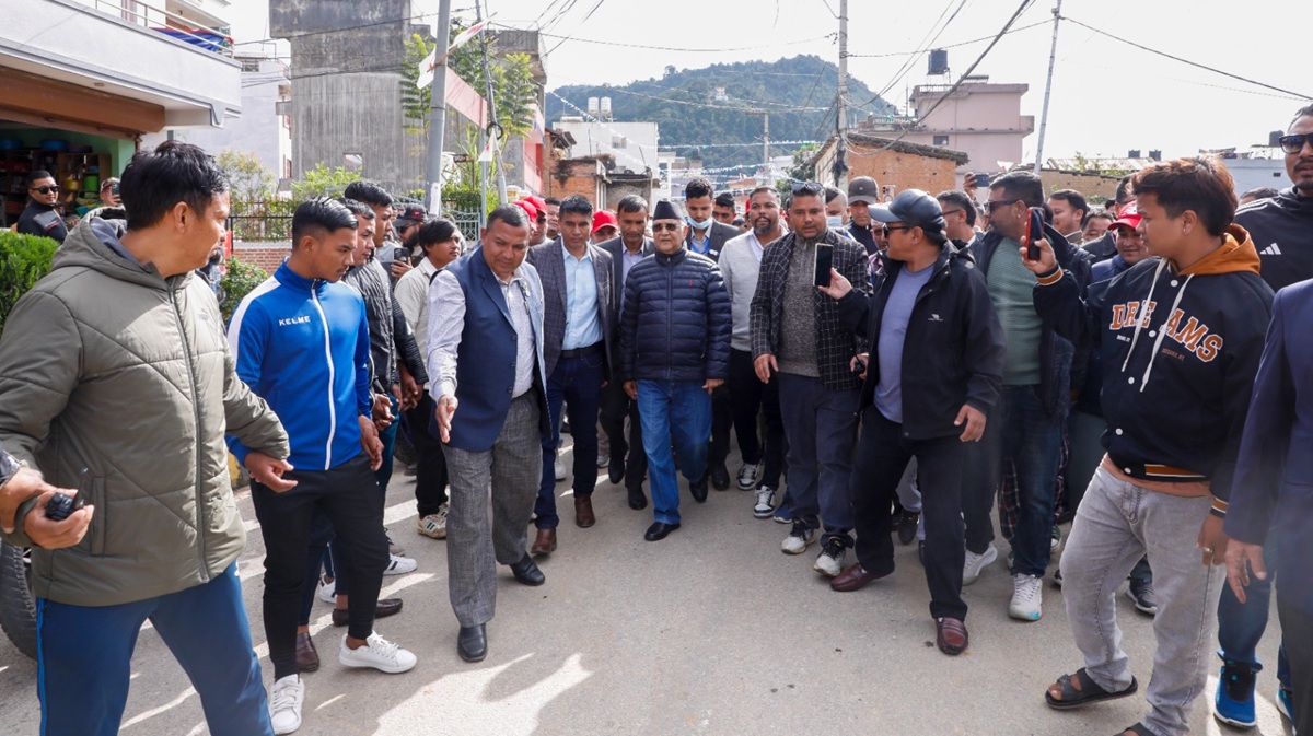 सरकारविरुद्ध सडकमा एमाले