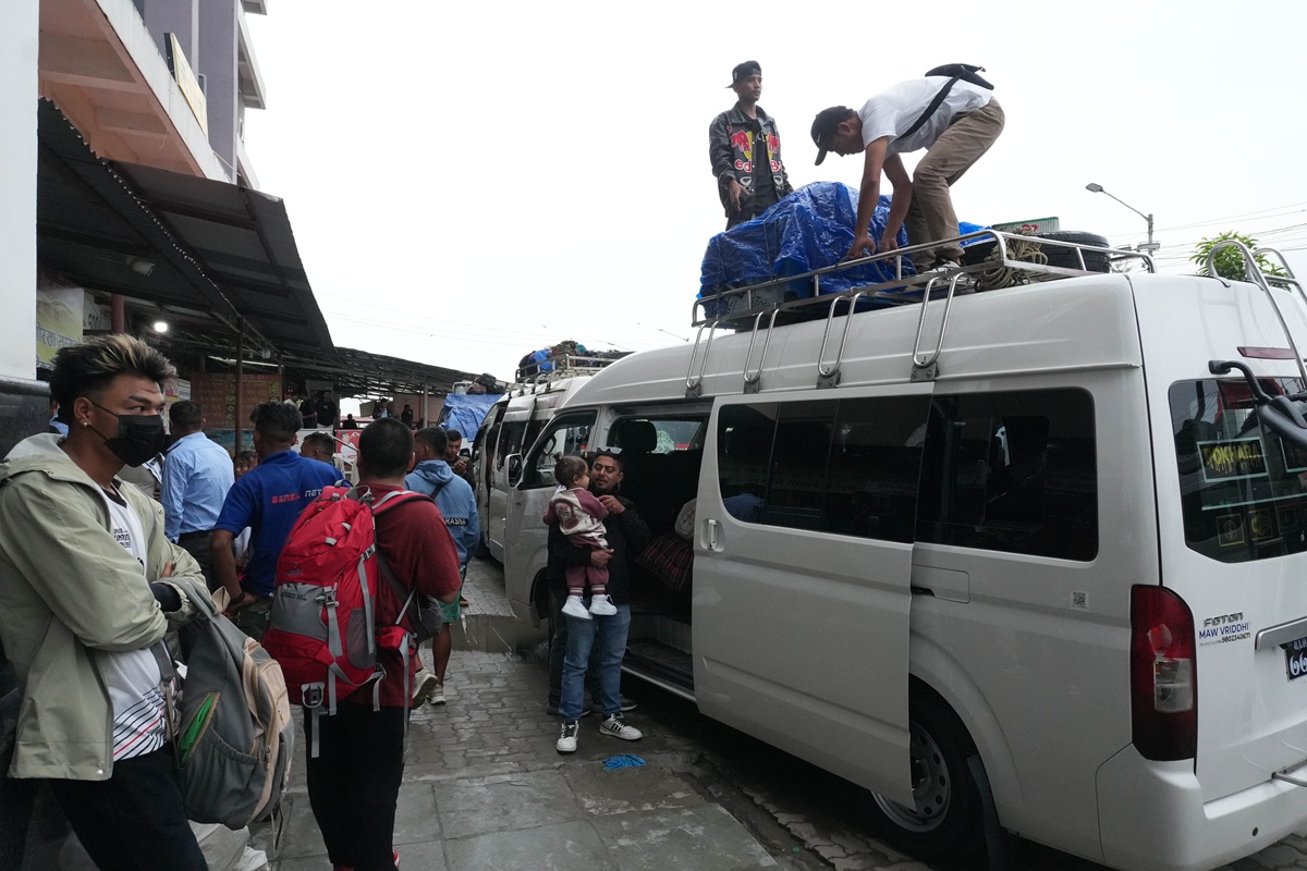 घटस्थापनापछि एक लाख ३८ हजार यात्रुले काठमाडौं छाडे