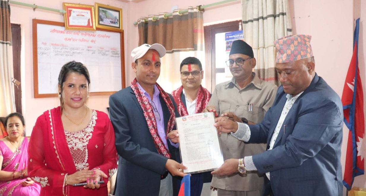 सन्धिखर्कमा प्लास्टिक माला र पटका बिक्री तथा प्रयोगमा पूर्ण प्रतिबन्ध