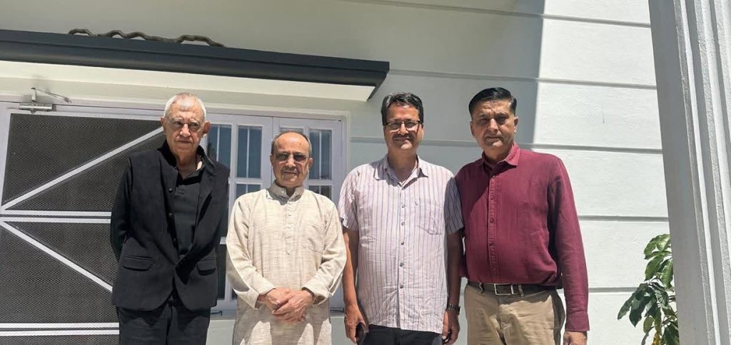 कांग्रेस नेता पूर्णबहादुर खड्का र शशांक कोइरालाबीच भेटवार्ता