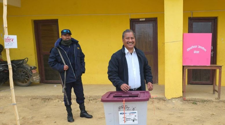 तीन चुनाव बहिस्कार गरेका विप्लवले गरे मतदान 