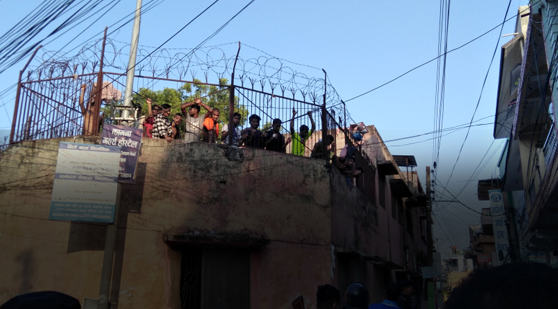 जसपा नेपालको राष्ट्रिय महाधिवेशन मञ्च हावाहुरीले भत्कायो