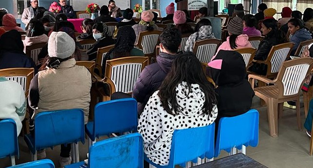 दिक्तेलमा लोकसेवा तयारी कक्षामा विद्यार्थी नपढाइ लाखौं रकम हिनामिना 