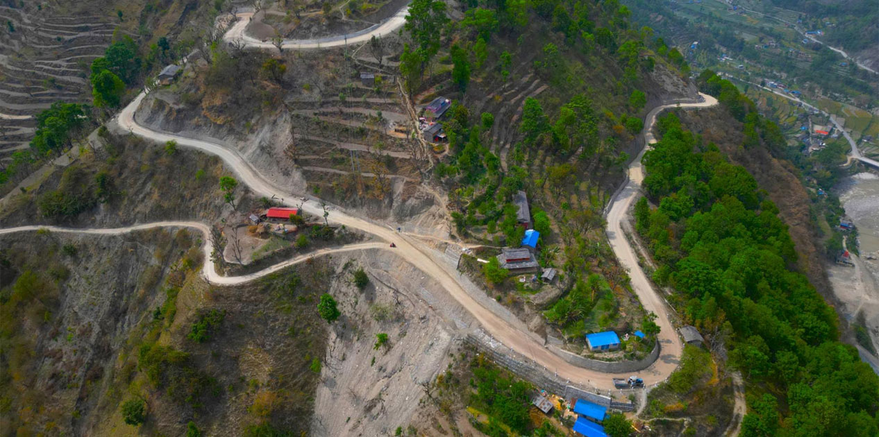 मार्ग खुलेको १६ वर्षपछि सडकको स्तरोन्नति