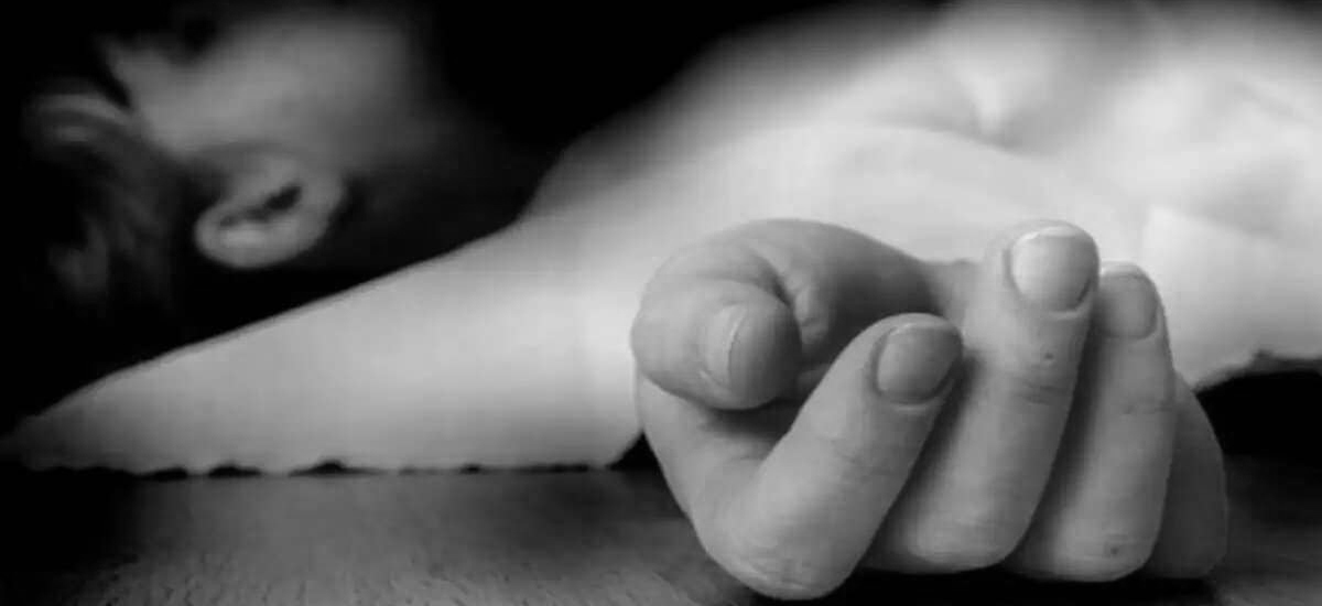 सडकको खाल्डोमा जमेको पानीमा डुबेर एक बालकको मृत्यु