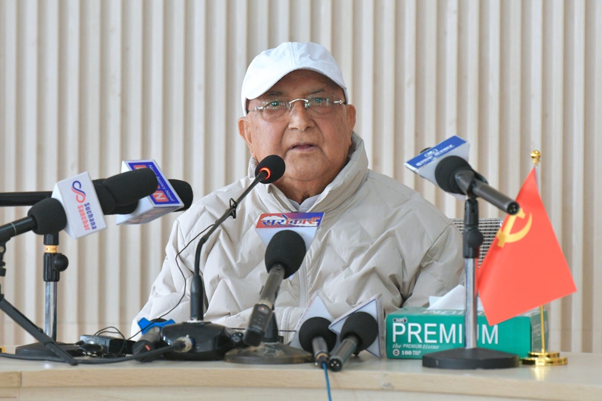 ओलीको टिप्पणी : निर्वाचन परिणाम ‘अस्वाभाविक र अपत्यारिलो’, एकताबद्ध हुन एमाले सांसदलाई निर्देशन